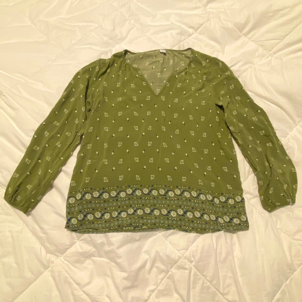 Casual long sleeve shirt